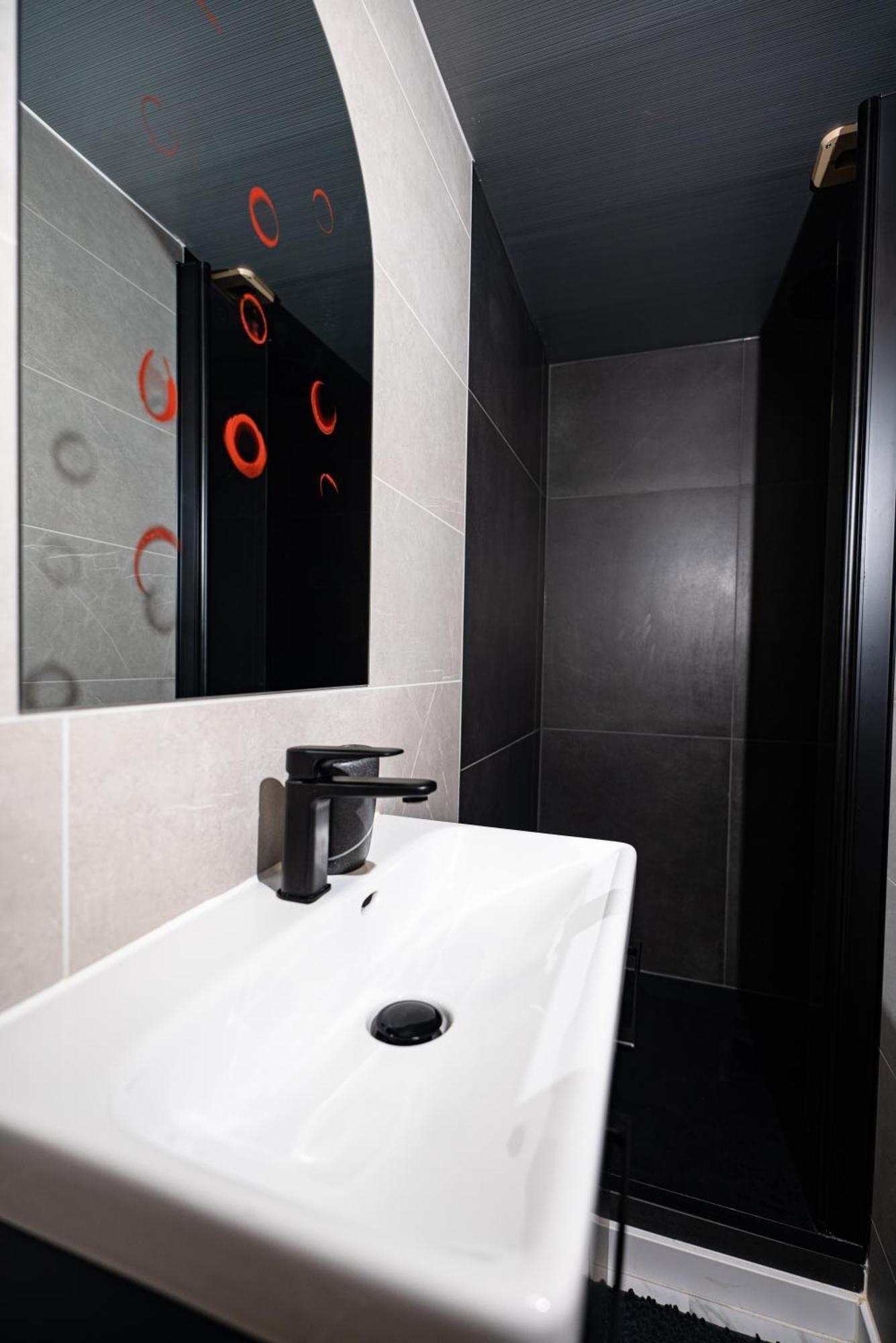 Moderne T2 Centre Sauna Wifi Home Office Netflix Strasbourg Exterior photo